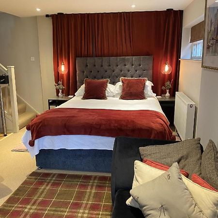 Bootmenders B&B Питерсфилд Экстерьер фото