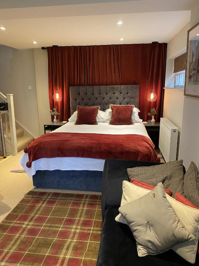 Bootmenders B&B Питерсфилд Экстерьер фото
