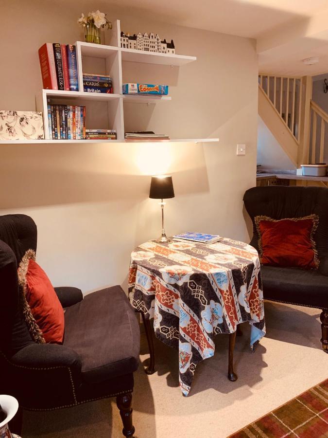Bootmenders B&B Питерсфилд Экстерьер фото