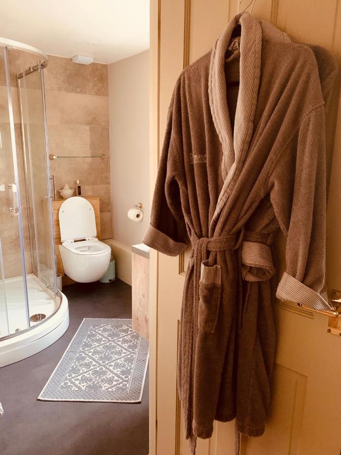 Bootmenders B&B Питерсфилд Экстерьер фото