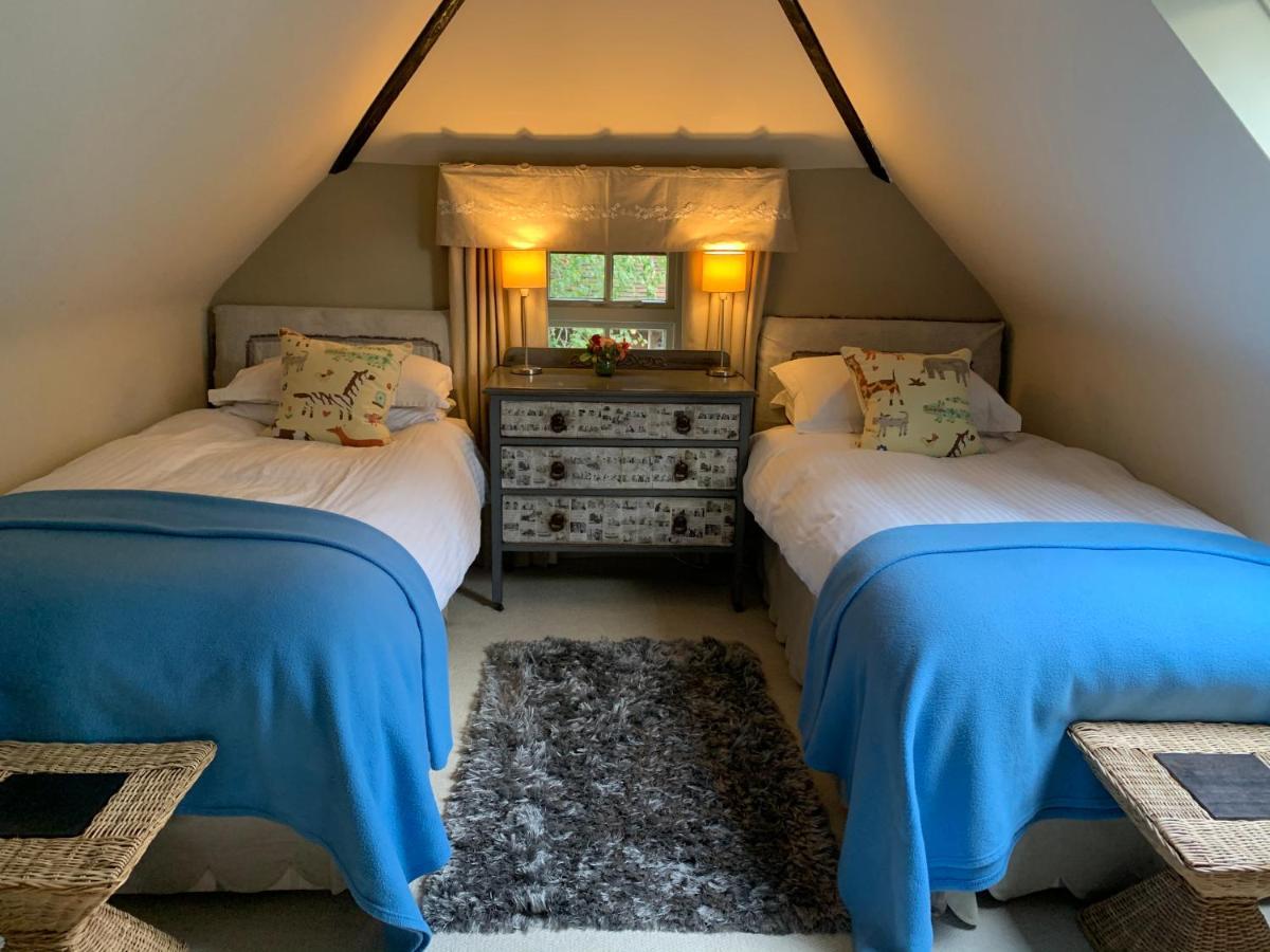 Bootmenders B&B Питерсфилд Экстерьер фото